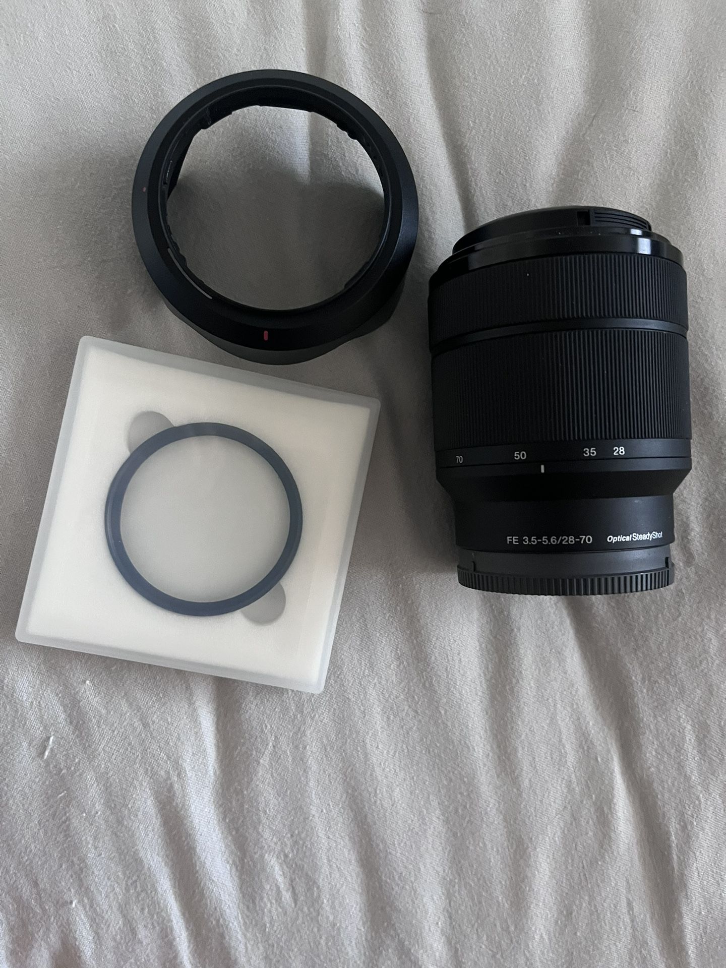 Sony FE 28-70mm F3.5-5.6 OSS + Free UV Filter