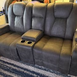 3 Piece Recliner Sofa In Great Condition With Usb And Power Plugs