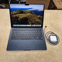 Apple Macbook Air 13" M2 2022 Model Sonoma OS