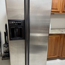 Maytag Fridge/Freezer