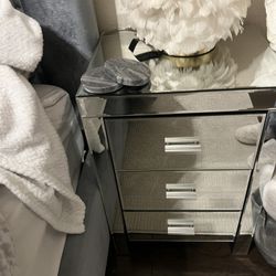 2 Mirror Night Stands 