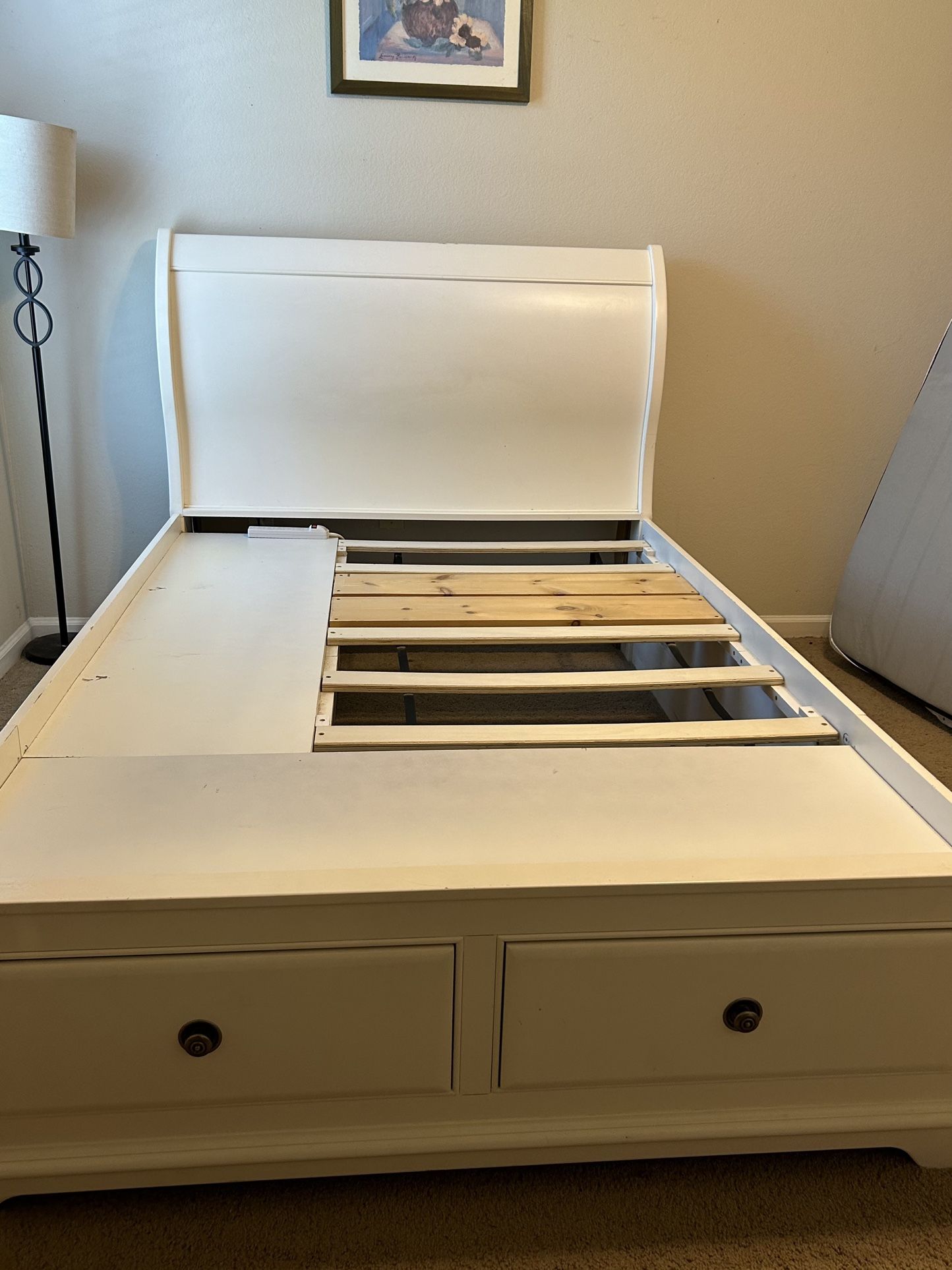 Sleigh Bed With Storage (Full Bed)