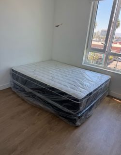Queen Mattress & Box Spring New!