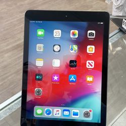 Great Condition IPad Air (9.7 inch) Unlocked, Comes With Charging Cable 