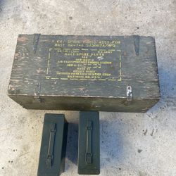 Militar Caja Spare Parts 2 Box Including 