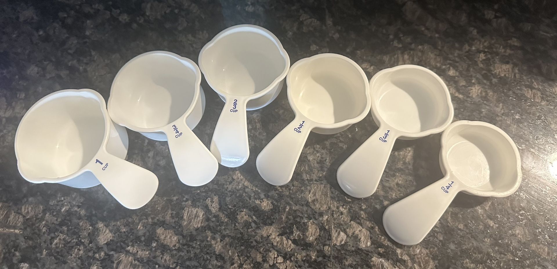 Measuring cups