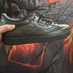 Black Reebok classic trainers #reebokclassic