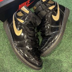 JORDAN 1 HIGH BLACK METALLIC GOLD SIZE 12