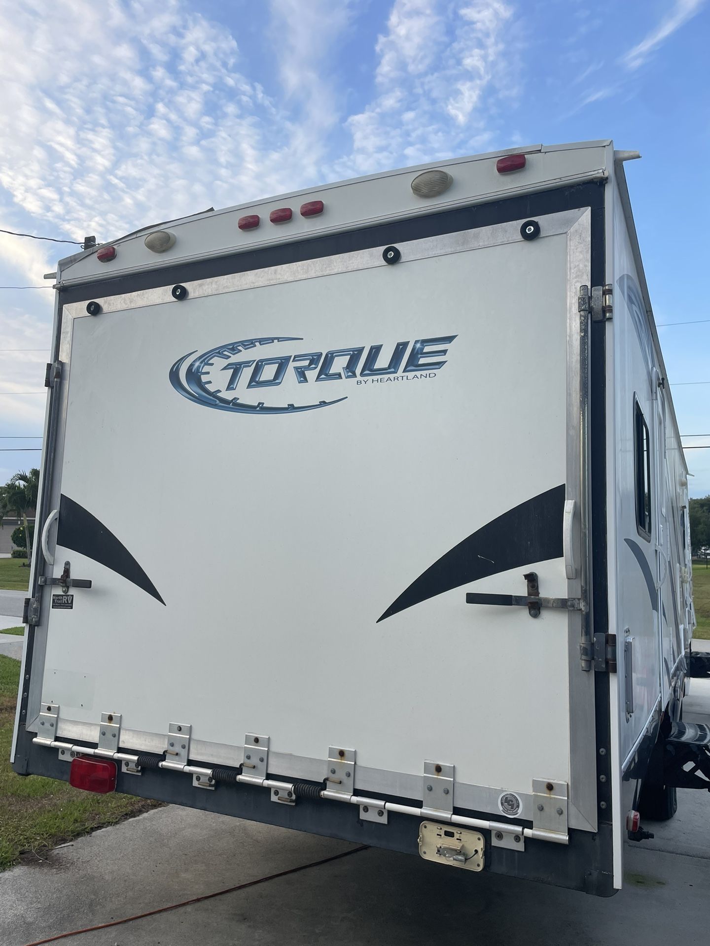 2012 Toy Hauler 27”