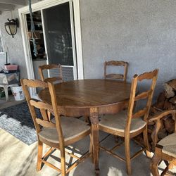 Solid 8’ Oak Table With 6 Matching Chairs $200 
