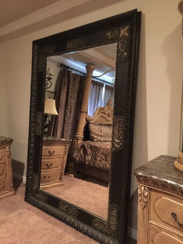 8FT Tall X 5FT wide standing Huge mirror