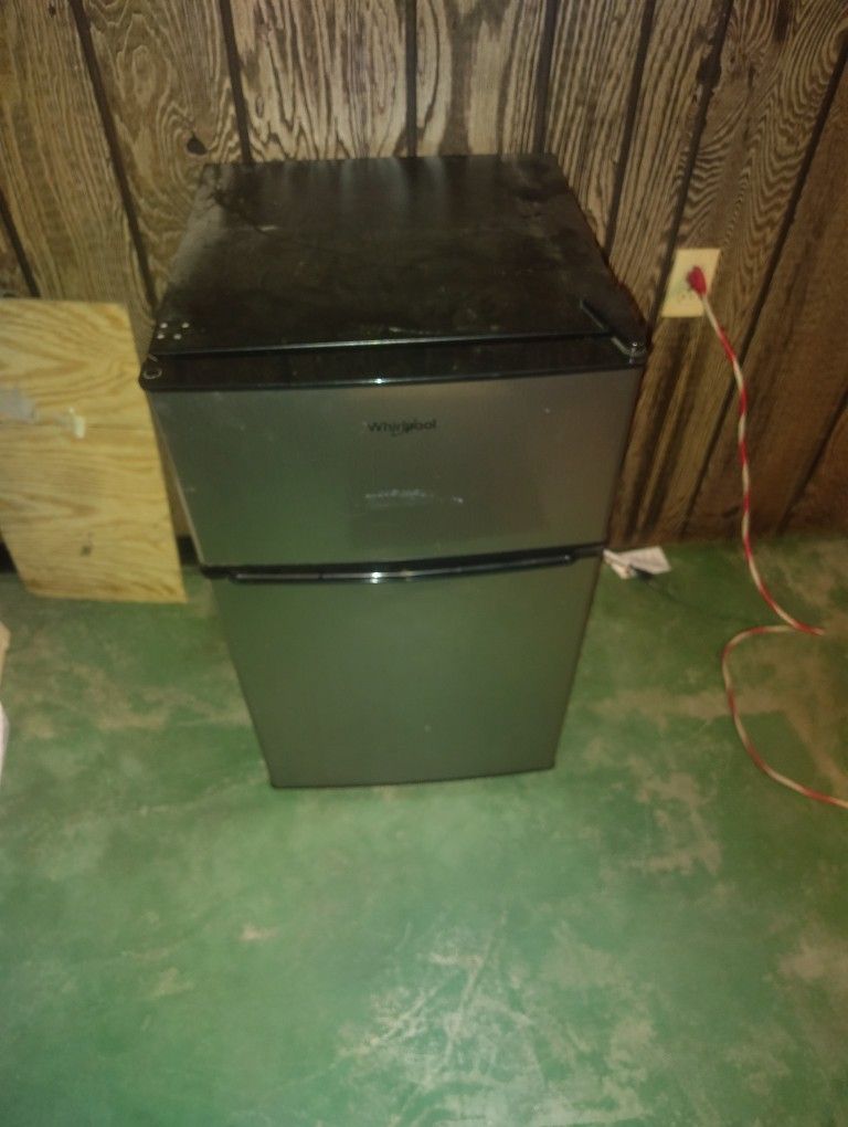 Whirlpool Mini Fridge