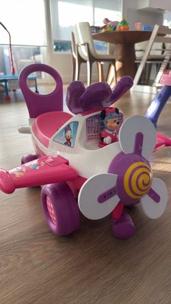 Minnie Mouse ride on toy scooter