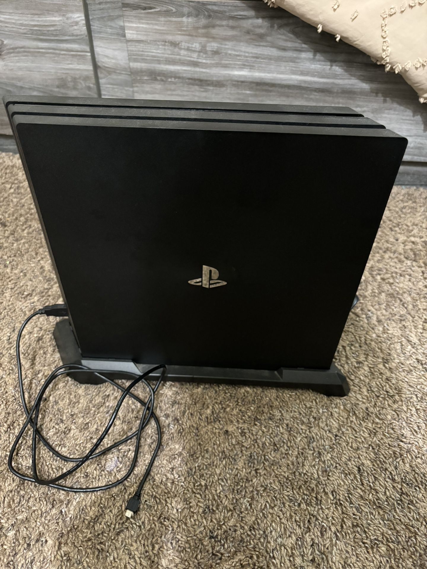 Ps4 Pro With 4 Controllers