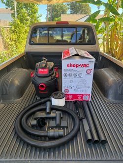 NEW Shop-Vac 4-Gallon 6 HP Corded Wet Shop Vacuum w/Accessories Included