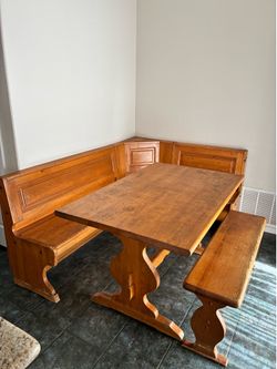Solid wood corner breakfast nook dining set!