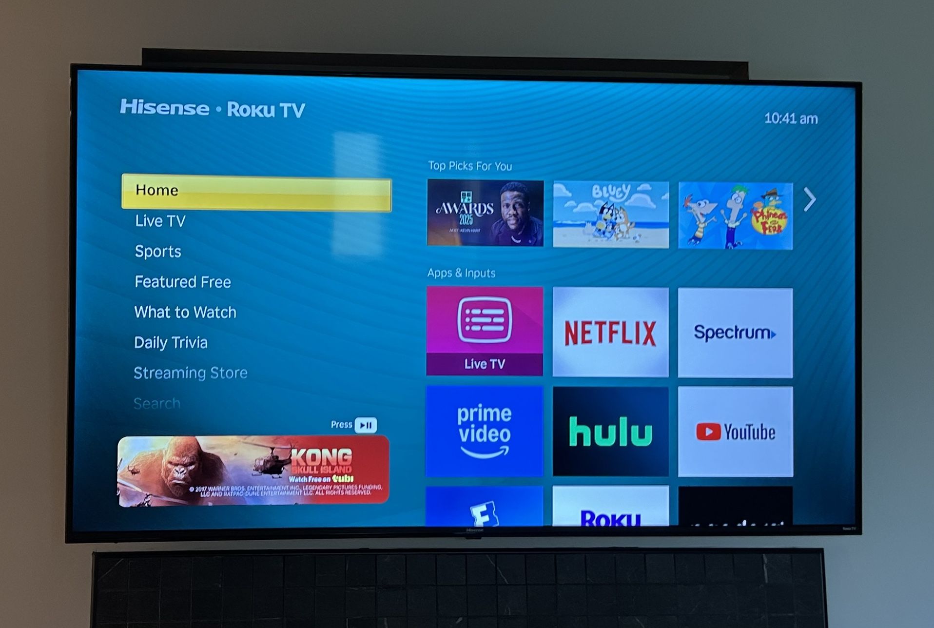 55”Hisense ROKU TV And Wall Mount