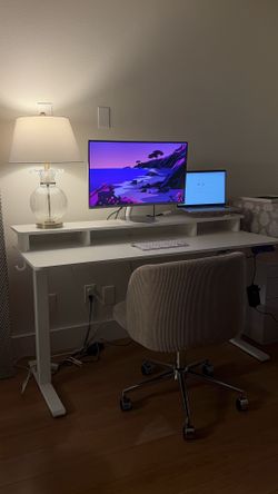 Electric Standing Desk - Adjustable, with wheels