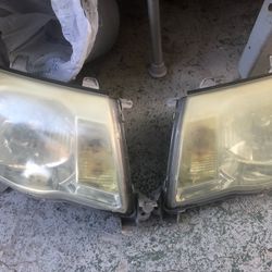 2006 Toyota Tacoma OEM Headlights