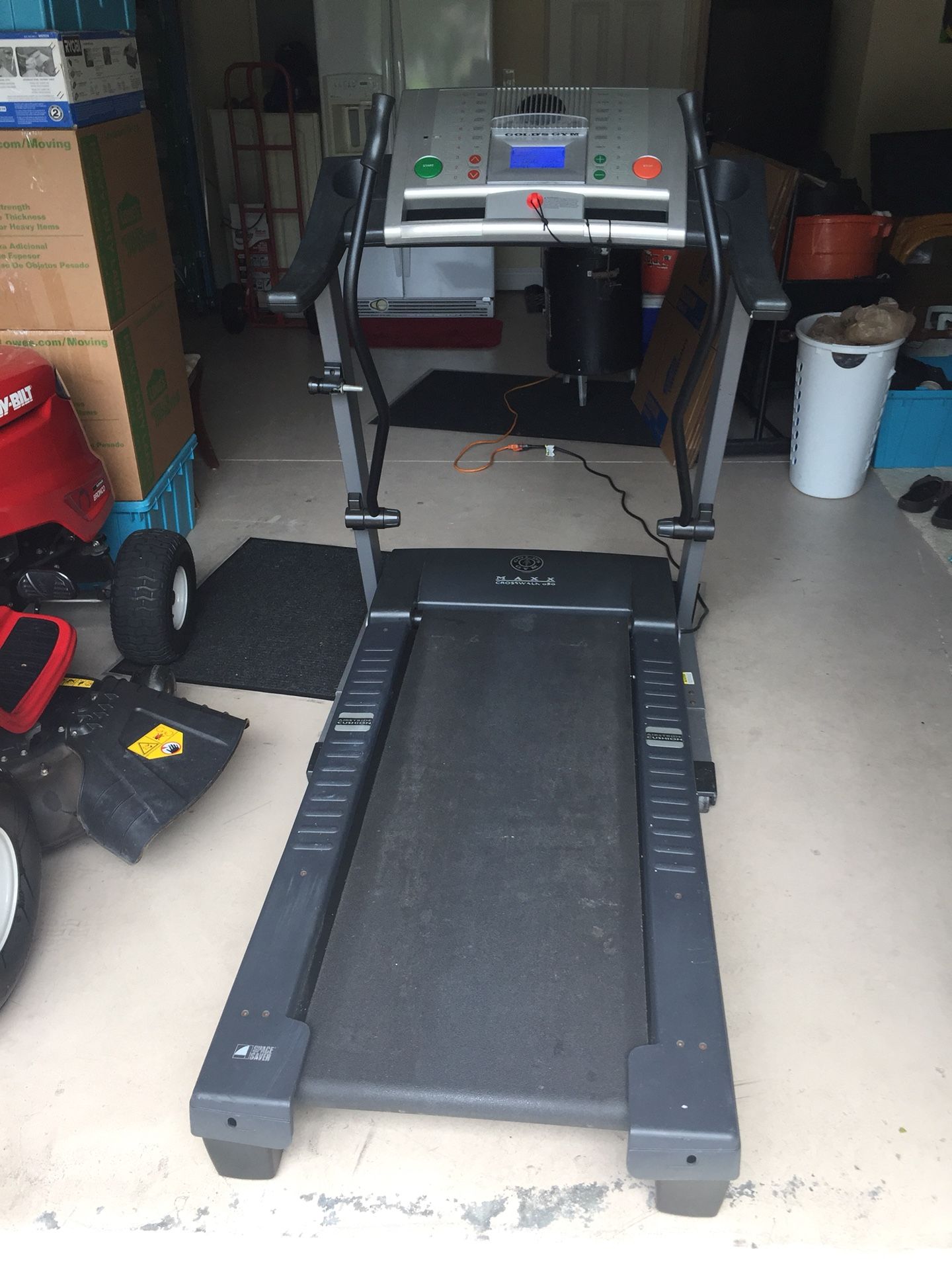 Golds Gym Maxx Crosswalk 650 Treadmill