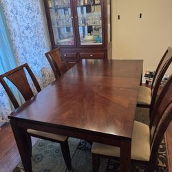 Dining Room Set with Hutch