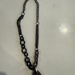 Goth chain like necklace tear drop gem black beautifully kept