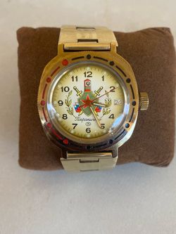 Men’s watch working