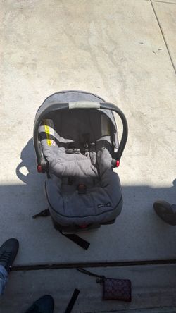 Graco infant stroller car seat with base