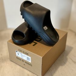 Adidas Yeezy Slide Onyx Size  9 Brand New In Box 