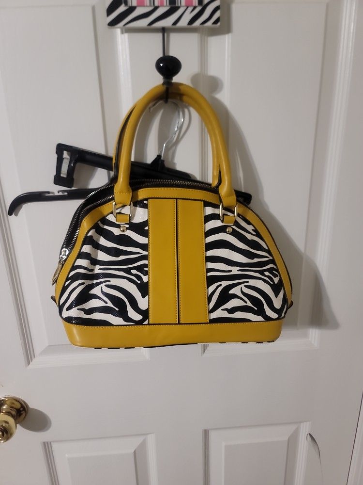 Beautiful Zebra & Mustard Colred Fashion Bag.