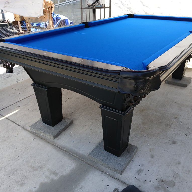 8' Pool Table,  FREE DELIVERY AND SETUP INCLUDED 