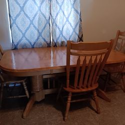 Oak Table With 5 Chairs 6ft Extends To 8ft.