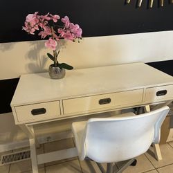 Desk/Vanity With Chair 