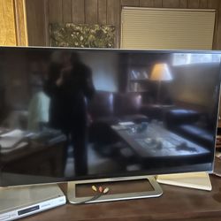 30 Inch Flatscreen TV