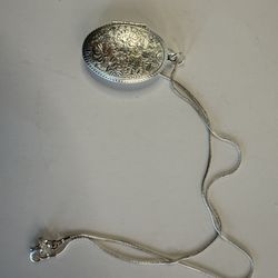 925 Silver Large Oval Photo Locket Pendant  and Necklace Chain