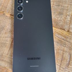 Samsung Galaxy S23 Plus. 