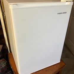Mini Fridge 