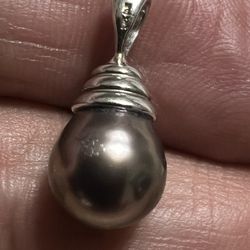 IWI South Sea, Black, Large, Pearl 14k Solid White Gold Pendant 