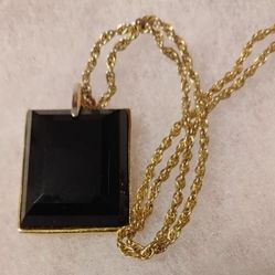KENNETH J LANE BLACK GLASS EMERALD CUT PENDANT & CHAIN