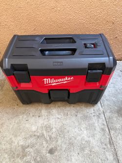 Milwaukee M18 2 Gallon Wet/Dry Vacuum (Vacuum-Only)