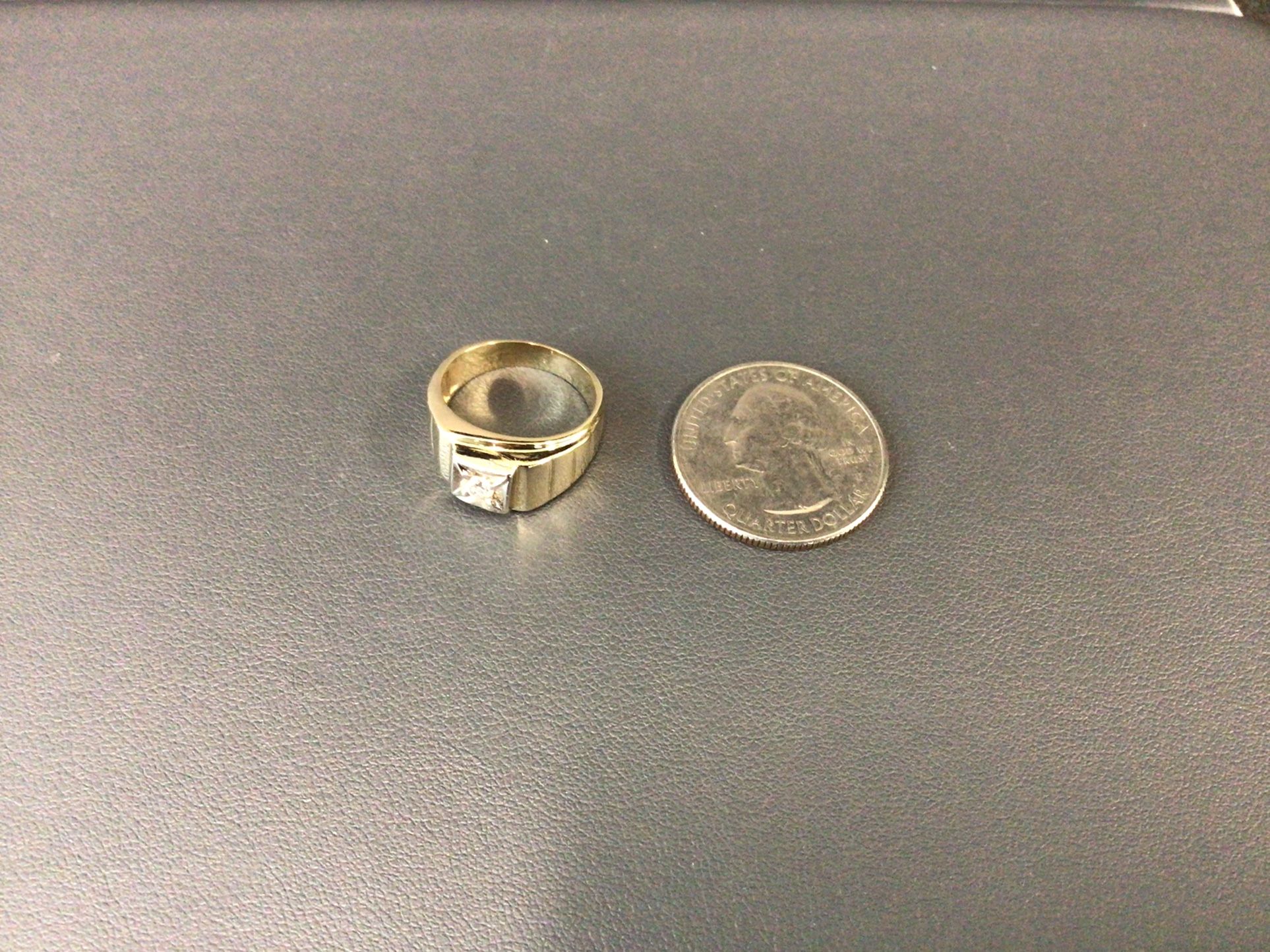 14K RING WITH DIAMOND STONE
