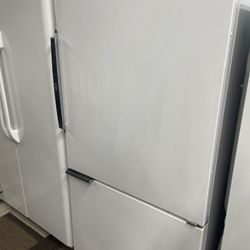 Bottom Freezer Refrigerator 