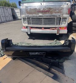 2016 Escalade oem rear bumper no damage except a few tabs and paint it’s a 8 out of 10 need gone can deliver 250