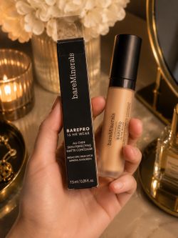 bareMinerals BAREPRO 16HR Wear All Over Skin-Perfecting Matte Concealer (7.5 mL) in Light 250 Neutral