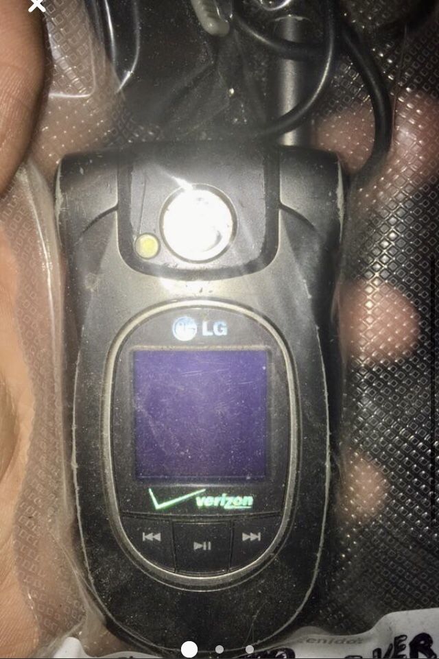 LG VX8300 Cell Phone •Verizon•