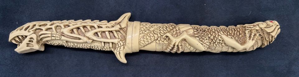 Dragon Fantasy Knife Set – 2 Decorative Knives with Dragon Sheaths.