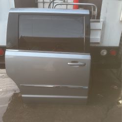 2015 Door R Chrysler Town Parts