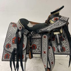 Montura charra bordada con cantinas Cuadradas