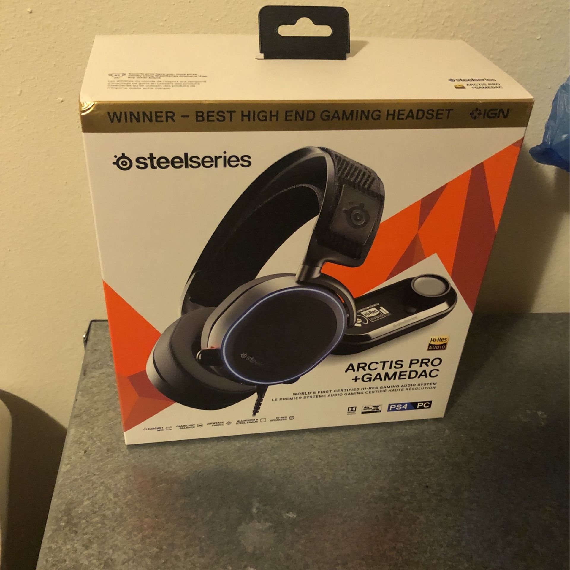 Steelseries Arctis Pro Game Dac for PS4 And Pc