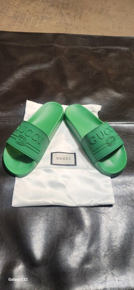 Gucci Flip Flops Size 7